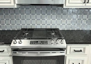 OLD VILLAGE CHARM Ride Bikes to Sullivan’s Island Beach and Charleston Harbor!