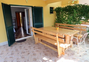 One bedroom apartment with terrace and sea view Lovište, Pelješac (A-10197-b)