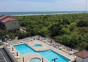 One block from beach with ocean view 5th Floor Rental in Exclusive Diamond Beach