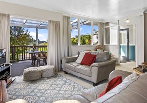 OTARAMARAE RETREAT - LAKE ROTOITI HOLIDAY HOME in Lake Rotoiti
