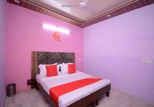 OYO 28847 Hotel Vansh-2