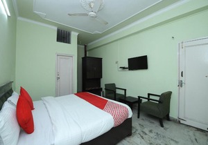 OYO 41059 Hotel Satkar