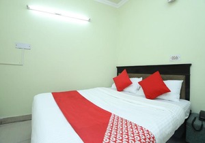 OYO 41059 Hotel Satkar