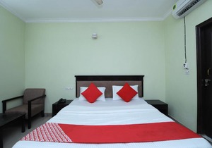 OYO 41059 Hotel Satkar