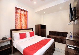 OYO 8664 Hotel 1st Choice