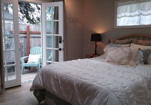 Pacific Grove Studio/Cottage.