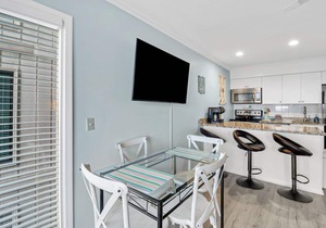 Panoramic paradise ocean beach front/steps to beach/heated pool condo!