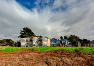 Panoramic views, 2-person soaking tub, Fireplace 2nd Floor