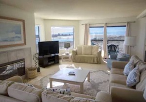 Panoramic views, 2-person soaking tub, Fireplace 2nd Floor