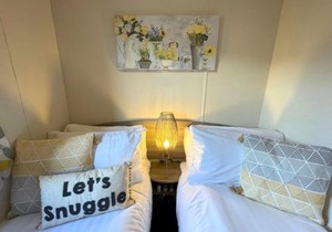 Pass the Keys Beautiful 3BR Holiday Home in Stunning Location