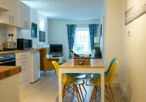 Pass the Keys | Central Aberaeron- Cosy 2 bed flat | Sleeping 4