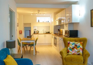 Pass the Keys | Central Aberaeron- Cosy 2 bed flat | Sleeping 4