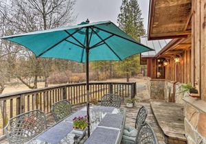 Peaceful Shasta Cascade Getaway on 15-Acre Ranch!