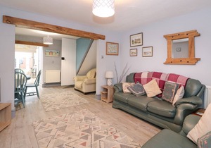 PENNY COTTAGE, pet friendly, character holiday cottage in Heacham