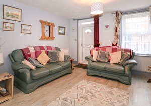PENNY COTTAGE, pet friendly, character holiday cottage in Heacham