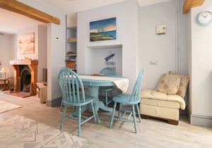 PENNY COTTAGE, pet friendly, character holiday cottage in Heacham