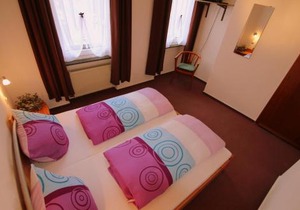 Pension Chapeau-Claque