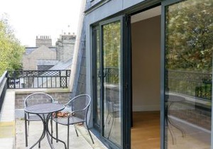 Penthouse 5 mins walk to City Centre & Colleges with Balcony & Sleeps 6