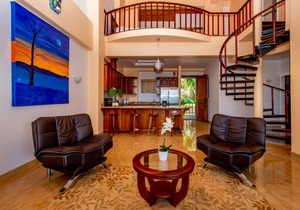 PENTHOUSE in LAKE ARENAL with POOL, FULL KITCHEN