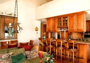 Penthouse W/ Dynamite Views - #417 Walk to Lifts & Downtown