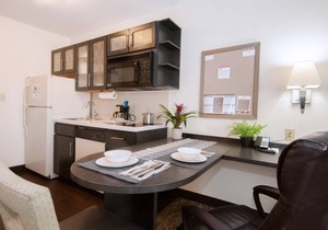 Perfect for West Coast Travelers! Pets Allowed, Outdoor Patio w/BBQ Grills