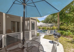 Pet Friendly and with a private pool!