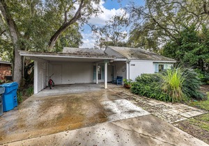 Pet Friendly and with a private pool!