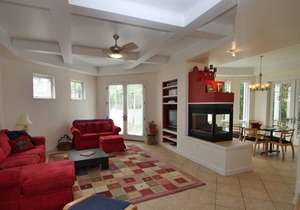 Pet Friendly 6BR 4 BA Home in Rehoboth 2 blocks to the Beach, 5 Mins to town w/Free Golf and More!