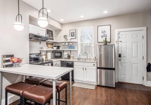 Pet-Friendly Gem Near OSU Expo | Historic Townhome
