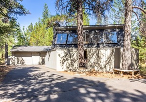 Ping Pong, Pool Table (3/4 size), Enclosed Deck, Hot Tub & Sun Room - LARK12