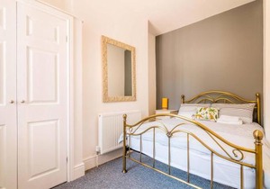 PLATFORM Port Area Apartment 1 with Free Street Parking