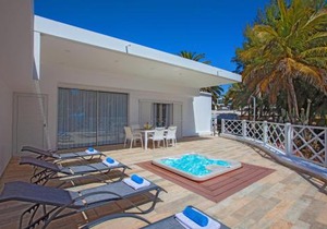 PLAYA CHICA by Buenavilla