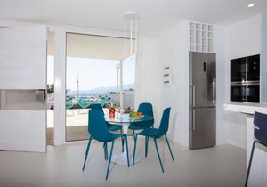 PLAYA CHICA by Buenavilla