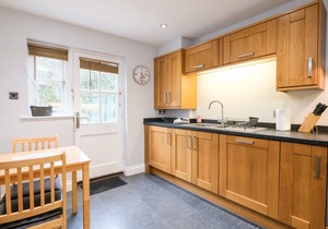 POLDARK COTTAGE, family friendly, with open fire in Charlestown