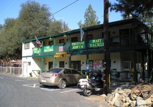 Ponderosa Camping Resort One-Bedroom Cabin 1