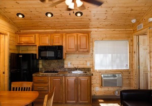 Ponderosa Camping Resort One-Bedroom Cabin 5