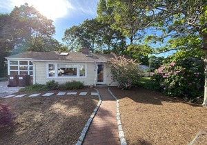 Popponesset Beach-3 Bedroom, 1 Bath, Sleeps 6, outdoor shower