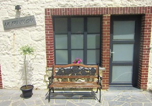 Pretty Cottage in Gimnee with Garden