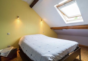 Pretty Cottage in Gimnee with Garden