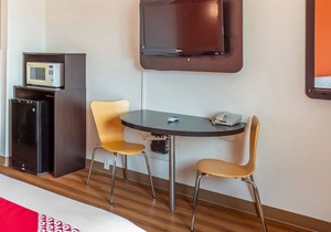 Prime Location, 4 Sleek Units w/Free Parking, Minutes to Lake Shel-oole