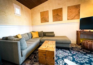 Private Guest Suite in the Heart of Old Bend