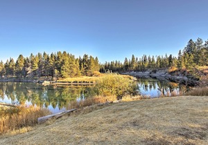 Private Log Cabin in Bend w/ Deschutes River View!