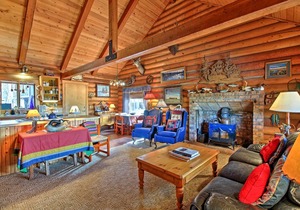 Private Log Cabin in Bend w/ Deschutes River View!