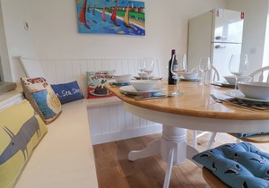 PUDDING COTTAGE, WESTLETON, pet friendly, with open fire in Westleton