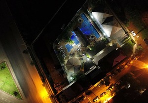 PUNTA CALDAS > CASA 8 > R$686/CASA/NOITE > ACOMODA 10