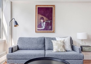 Quaint Brookline studio steps from Coolidge Corner w/ gym by Blueground