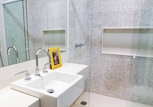 Queen-size suite in a luxury hotel