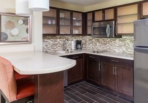 Queen Suite | Free Daily Breakfast, Shared Hot Tub + Pool