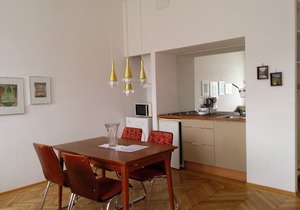 Quiet 1 Bedroom Apartment With Park Views In The Heart Of Vienna