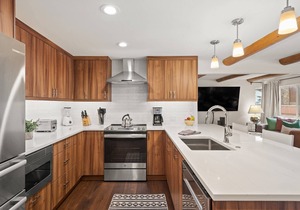 Quiet & Convenient. Walk to Aspen Shops/Dining/Hiking. Wood FP/Free Parking/Balcony. Walk to Skiing